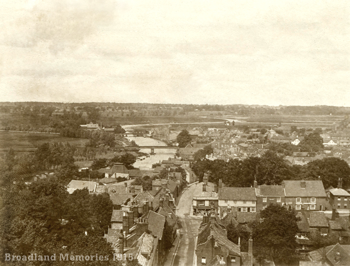 Birds eye view of Beccles from the church tower 1915