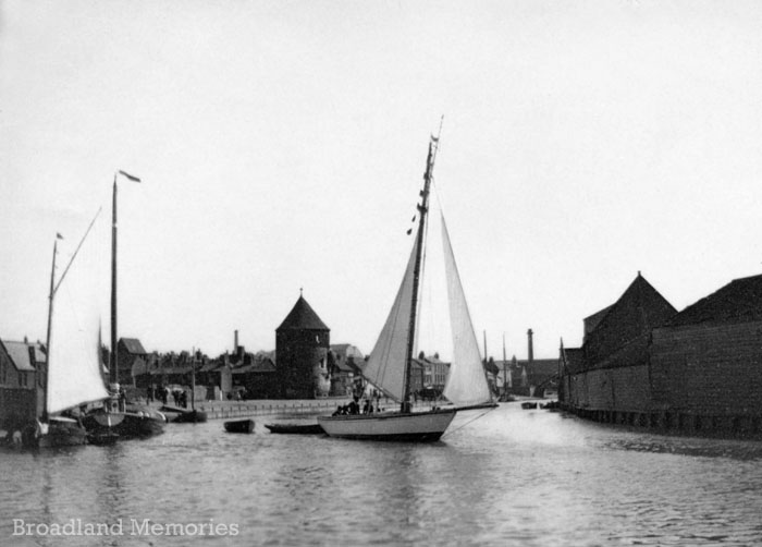 Great Yarmouth yachting station c1900