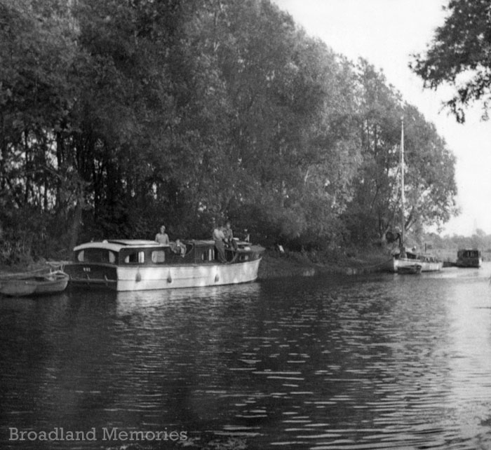 Ring of Light at Geldeston Lock 1955
