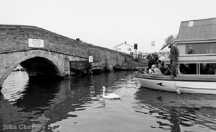 Negotiating Potter Heigham Bridge in 1978