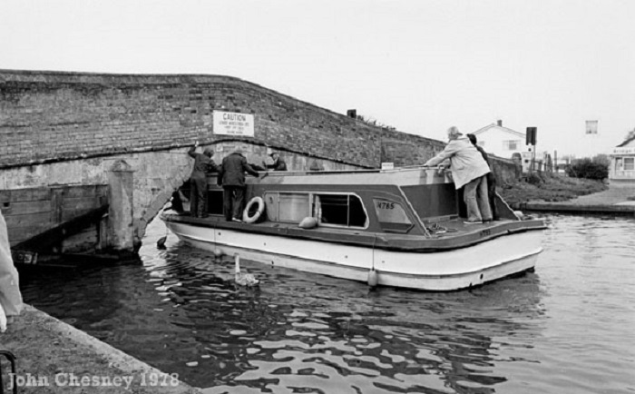 Negotiating Potter Heigham Bridge in 1978