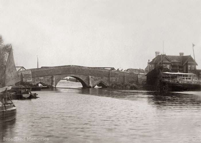 Potter Heigham Bridge and the new Waterman's Arms 1880s