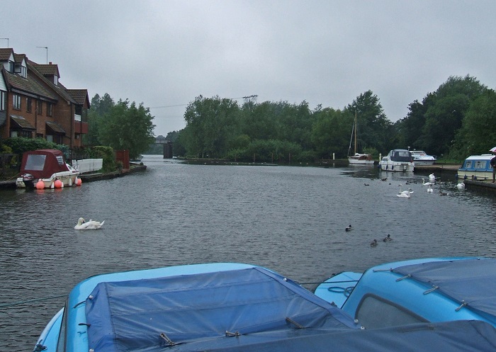 Looking upstream from Wroxham Bridge 2008