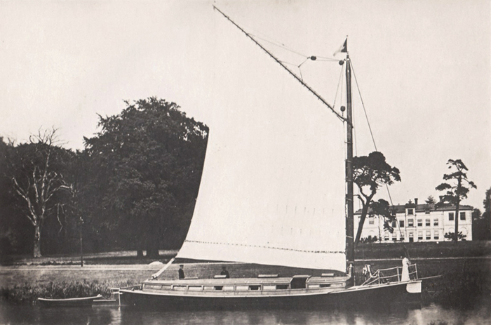 Pleasure wherry at Coltishall Hall c1910