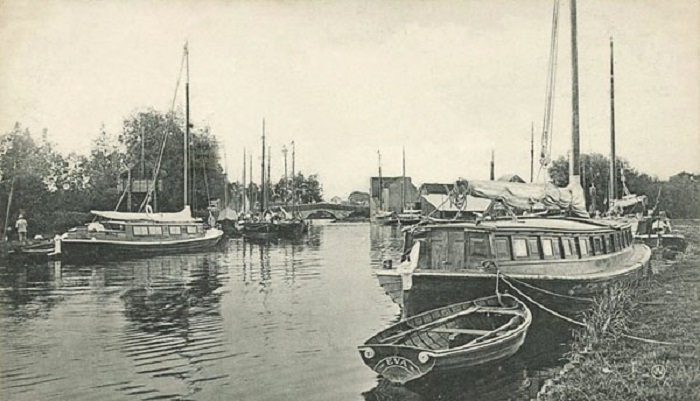 Pleasure wherries at Wroxham c1906